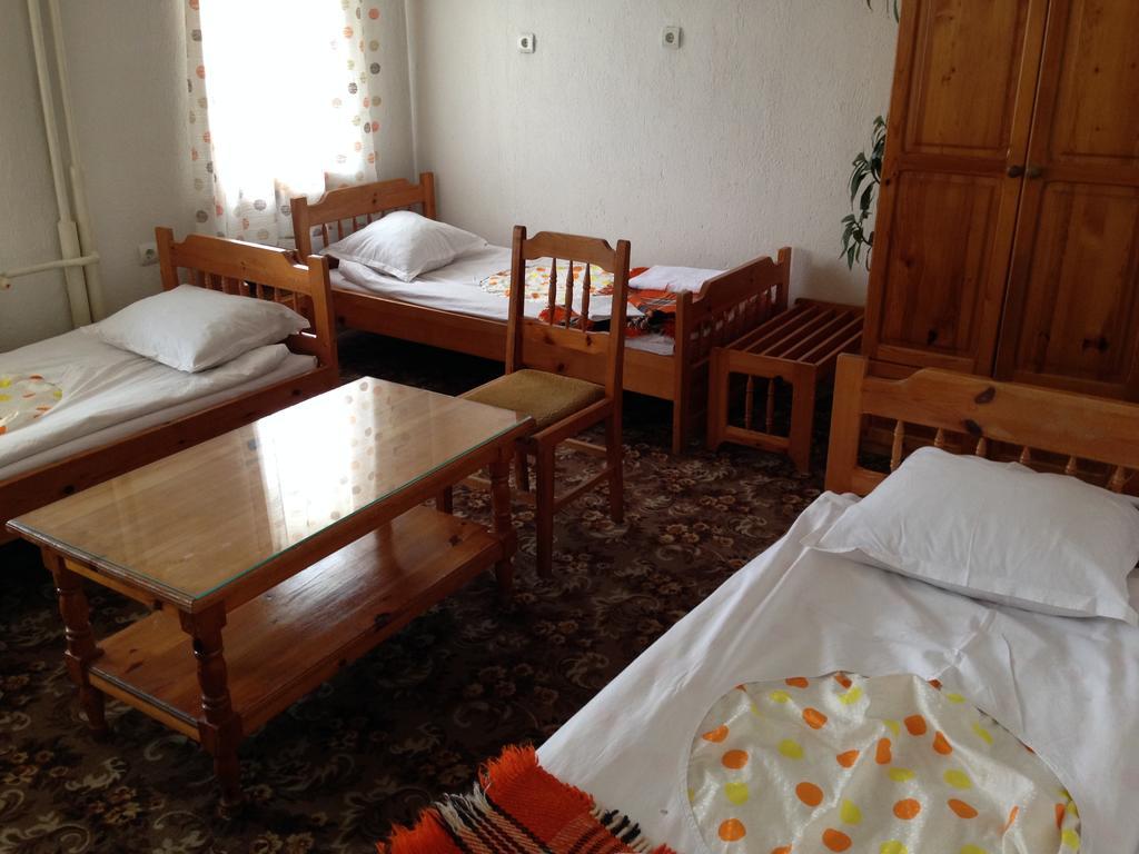 Katerina Family Hotel Szmoljan Szoba fotó