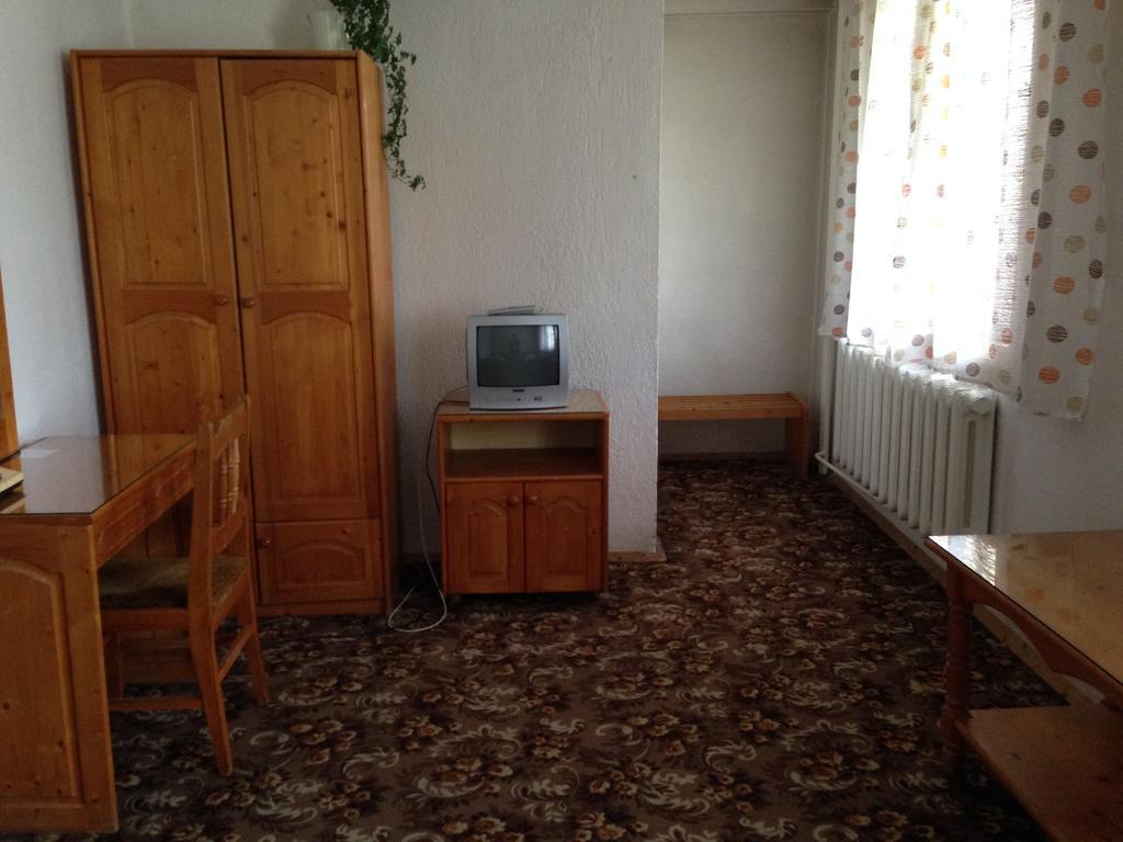 Katerina Family Hotel Szmoljan Szoba fotó
