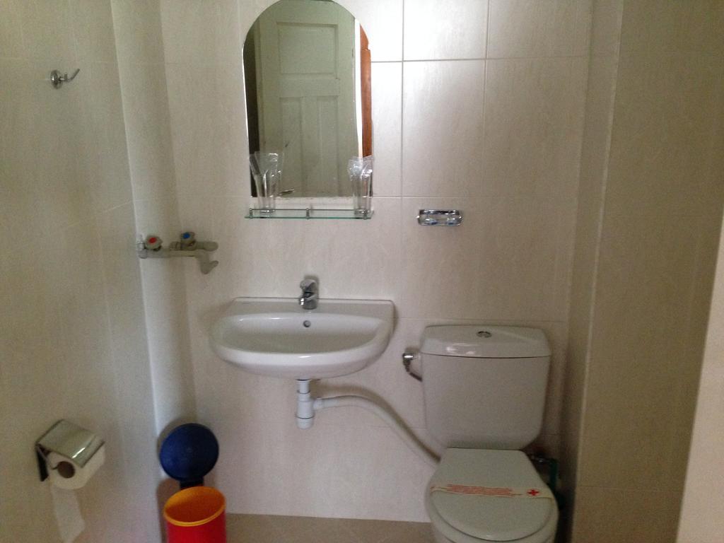 Katerina Family Hotel Szmoljan Szoba fotó