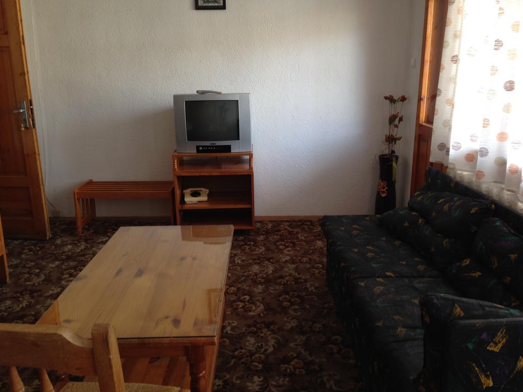 Katerina Family Hotel Szmoljan Szoba fotó